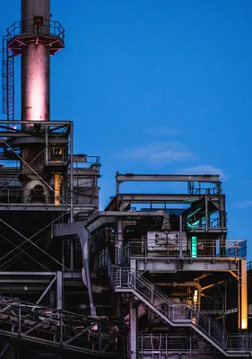 Démantèlement de structures industrielles en France et à l'étranger