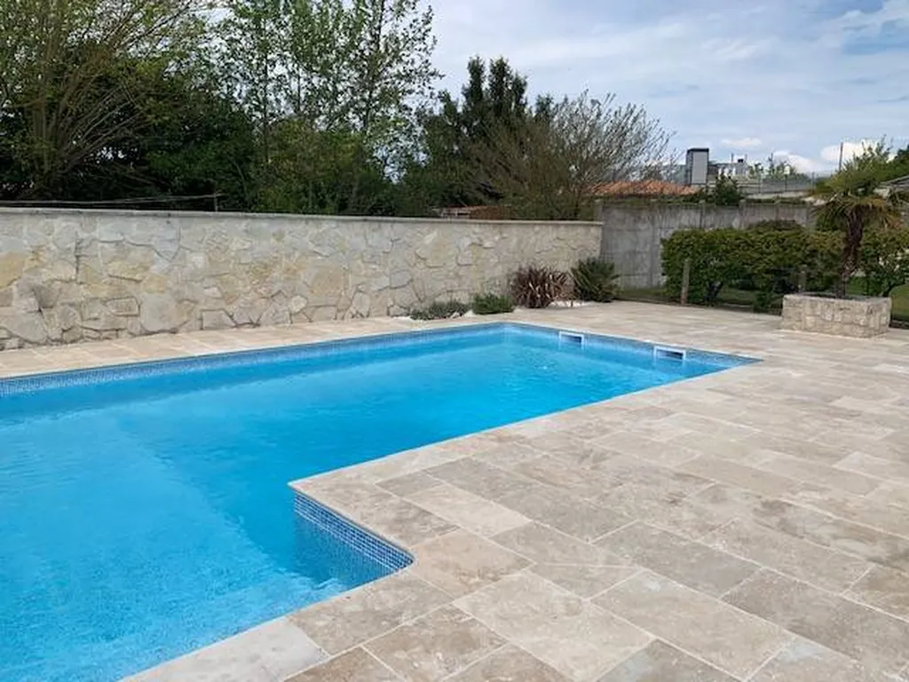 Réalisation en Travertin 1er choix Ambarès et Lagrave