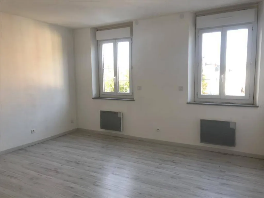 Belle maison avec un étage