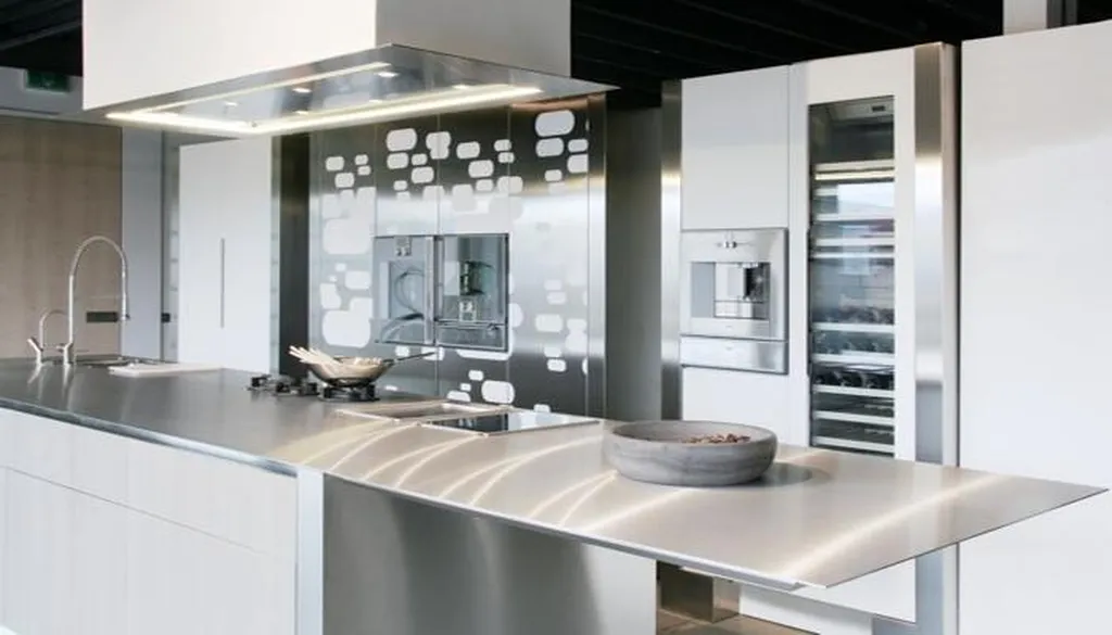 Hotte aspirante Malawa pour îlot en inox de 4 mm massif