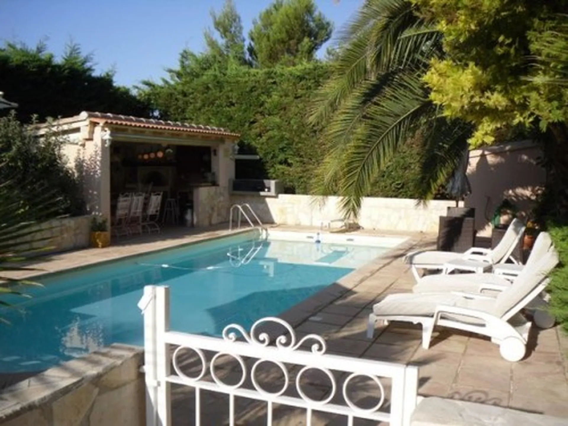 à l'achat maison composée de 2 logements avec piscine