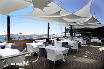 Voile d'ombrage résistante facile a poser Vaucluse 