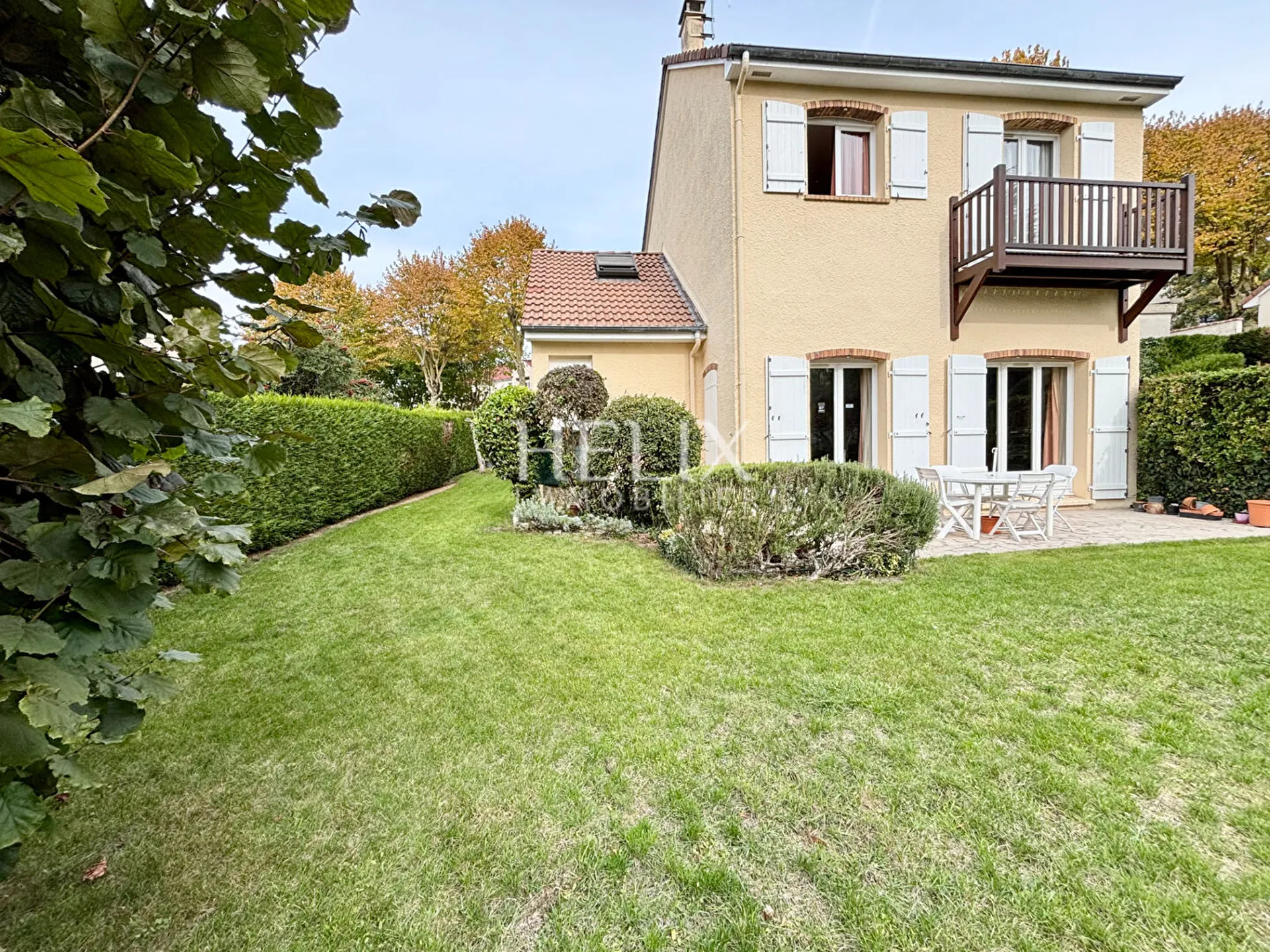 A vendre une jolie maison proche du lycée International, Saint Germain En Laye 7 pièce(s) 130 m2.