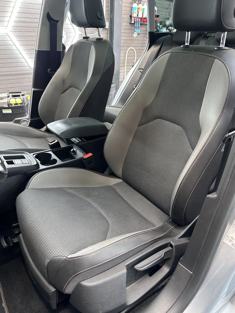 SEAT LEON X PERIENCE 2.0 TDI 184 CHV / 4DRIVE / 1ER MAIN / T/O / SEAT SOUND