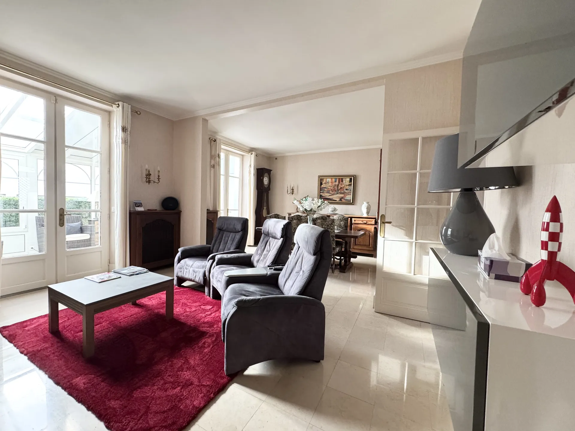 lumineux le salon par helix immo