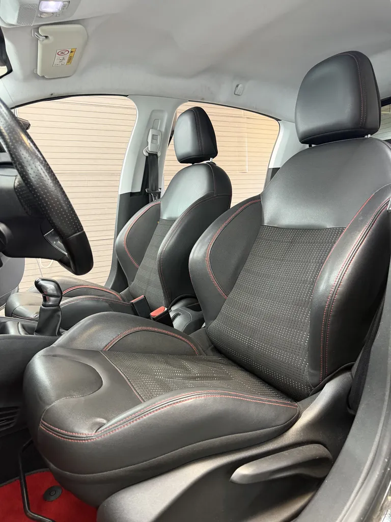 208 GT LINE 1.2 PURETECH 110CHV / ENTRETIEN PEUGEOT / CAMERA DE RECUL