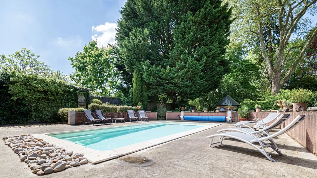 château à vendre à 2 heures de paris en sarthe