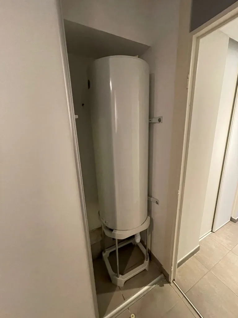 remplacement d'un chauffe eau percé à Villeurbanne