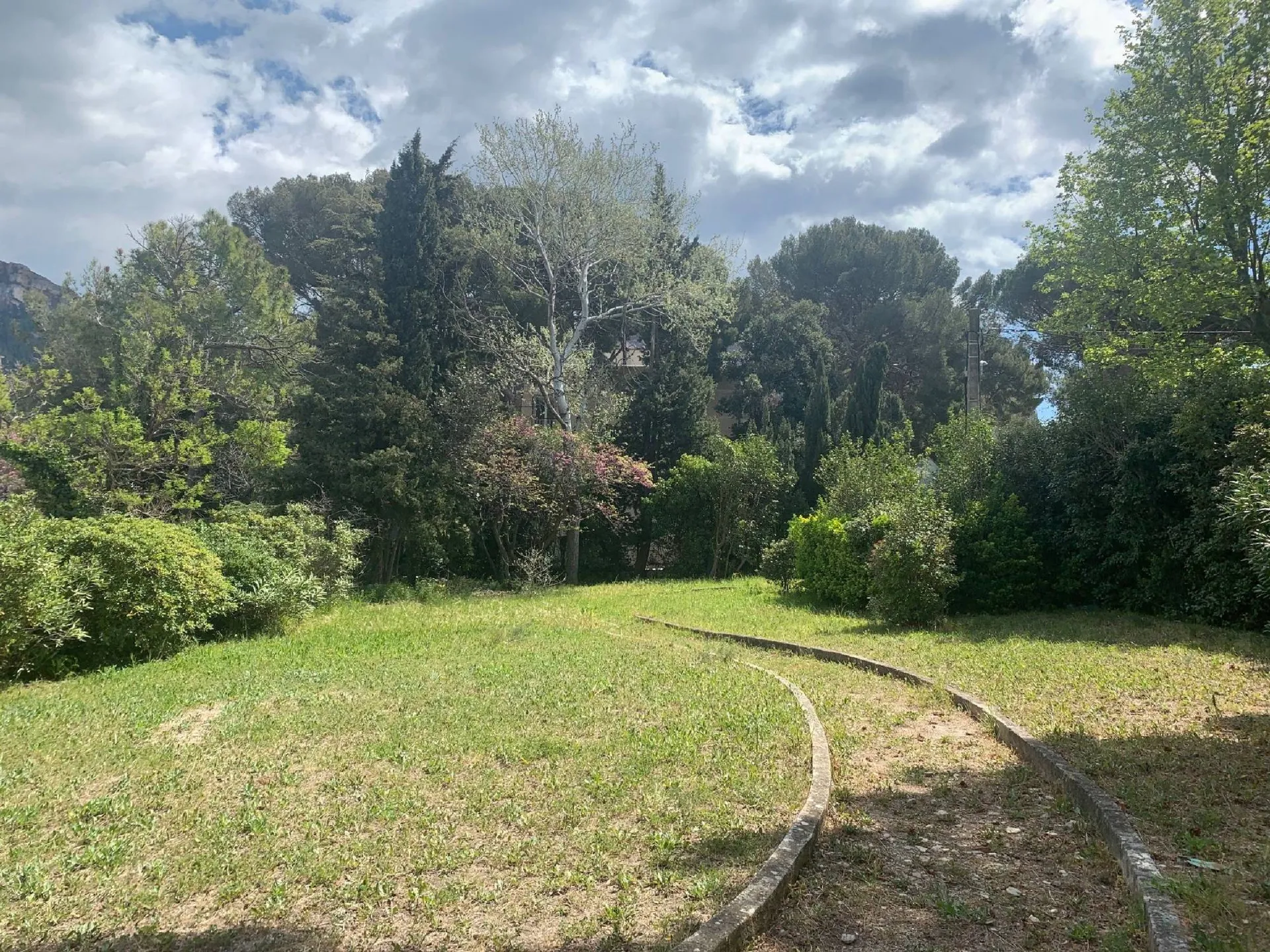 Maison Cassis au cœur du village, au calme, dans clos privé 