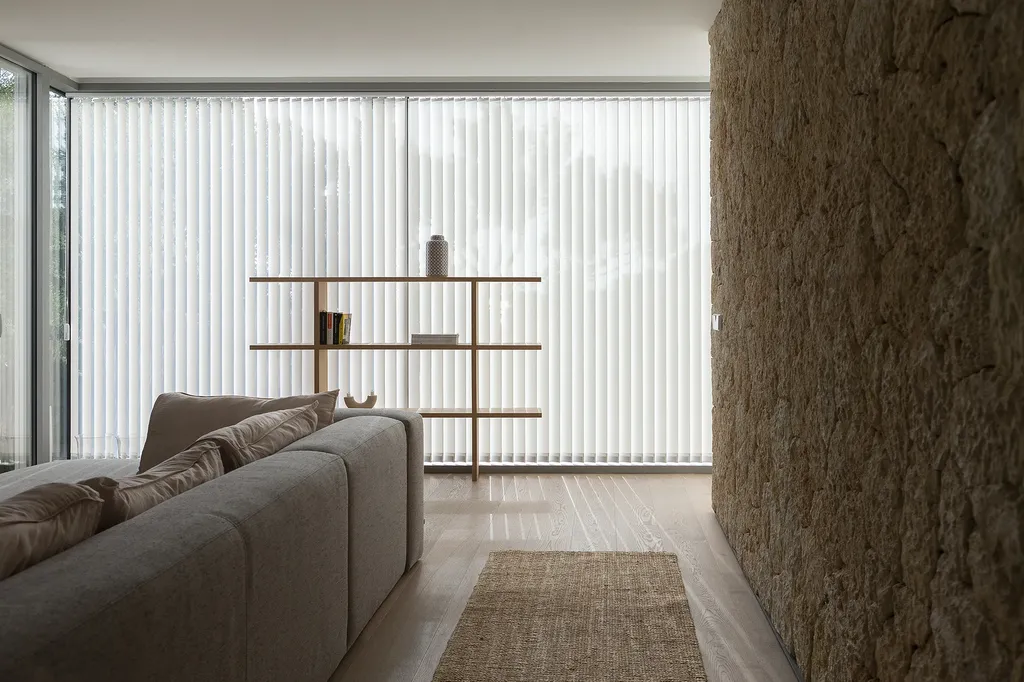 pose de store à bandes verticales dans les bouches-du-rhones