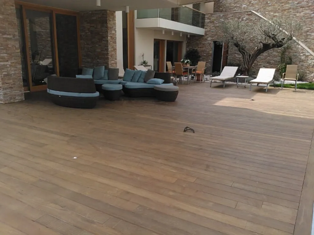 Réalisation d'une Terrasse en IPÉ situé au ROUCAS-BLANC à Marseille