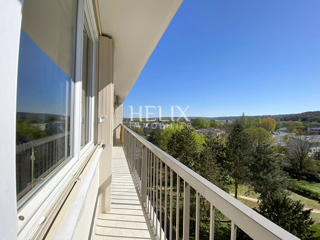 Le Pecq ? Centre : Appartement familial avec vue dégagée et belle luminosité