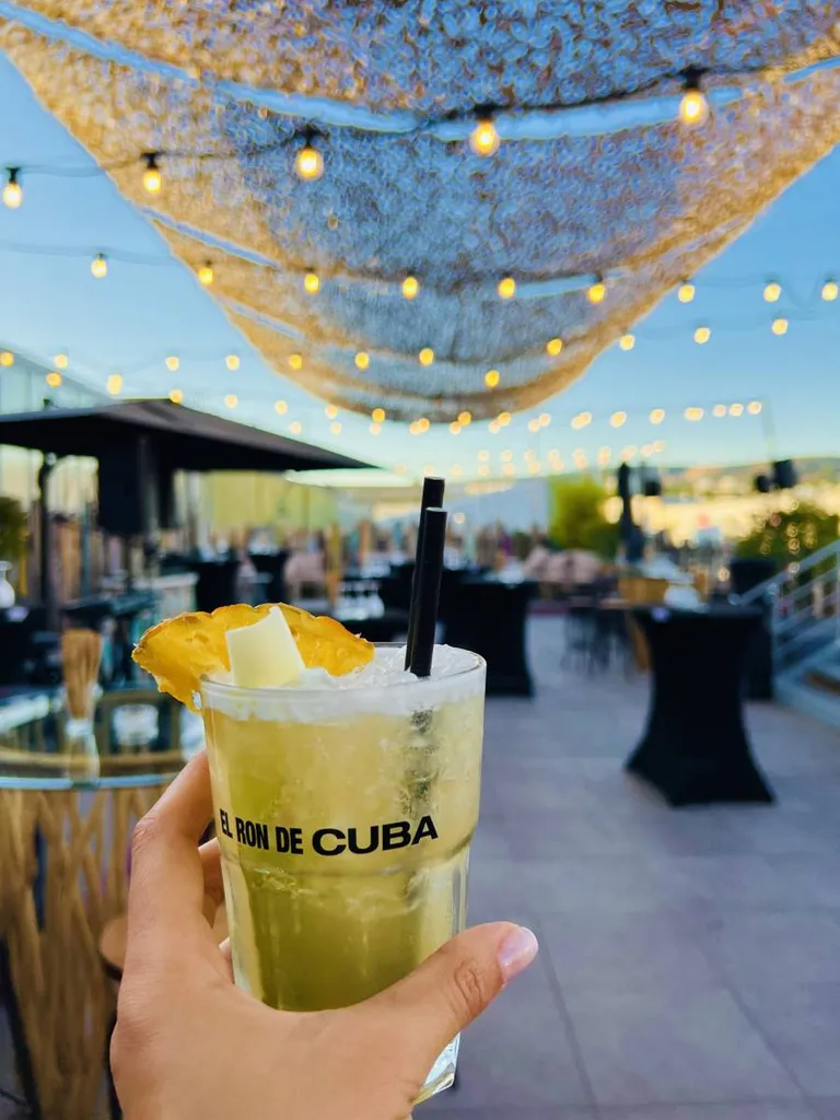 Les Jeudis Soirée Rooftop au MS Club Marseille: Vue Panoramique, DJ, Tapas Méditerranéennes