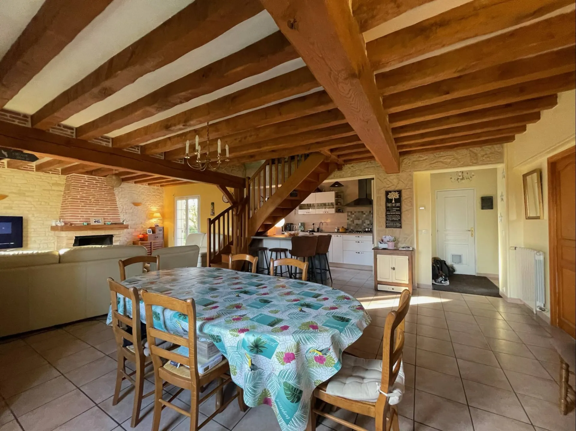 SALLE SALON DE 55 M²