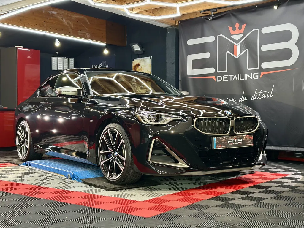 Detailing polissage protection carrosserie spécialiste BMW série 2 Brignais