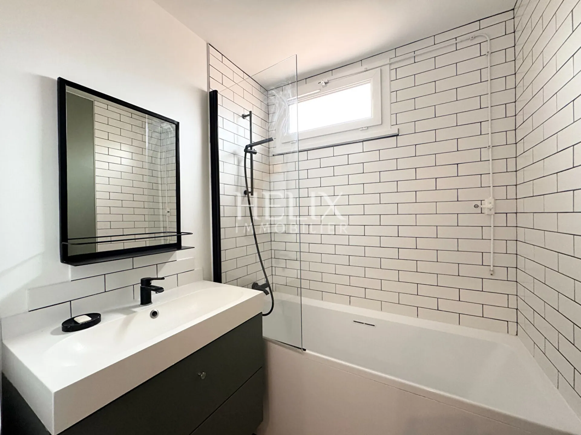 Salle de bains moderne 