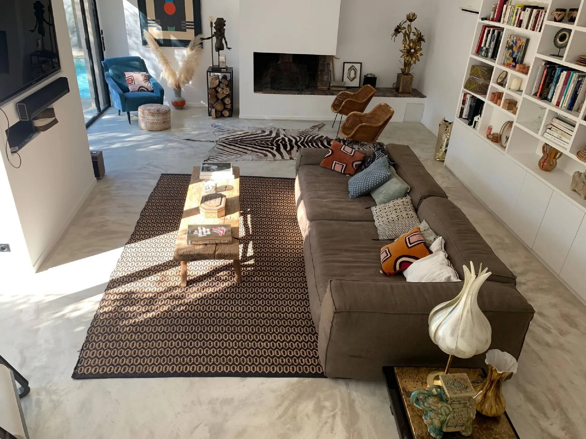 Maison T4 Cassis entièrement rénovée avec goût, au calme nichée dans la verdure avec piscine chauffée 