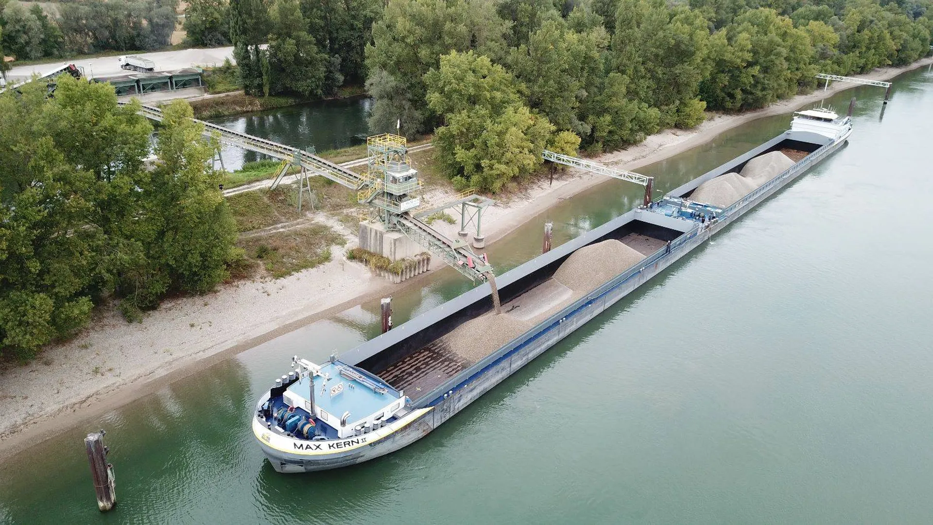 Chargement fluviale Veltz-Vix sur le Rhin