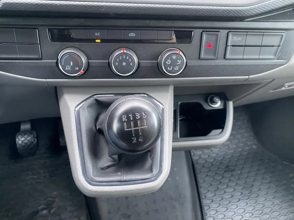 Volkswagen Transporter T6.1 d’occasion à vendre proche du Havre : utilitaire fiable chez Caudebec Automobiles