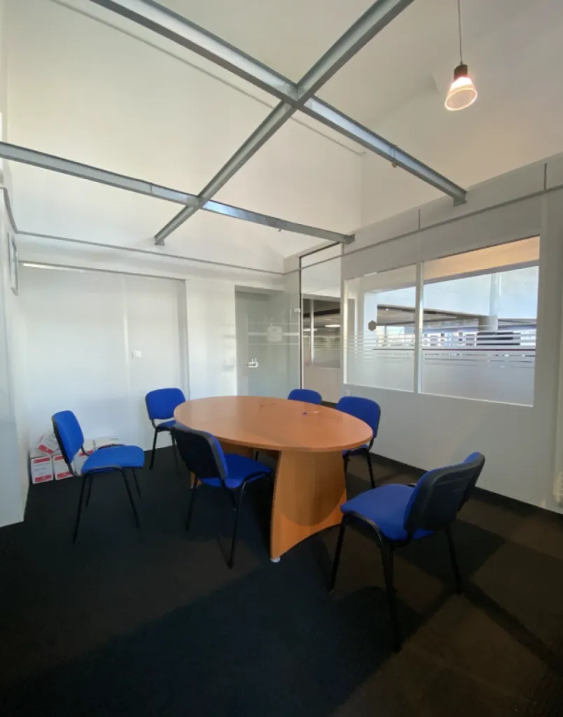 LE HAVRE - A LOUER Locaux commerciaux/Bureaux de 1 045 m² divisibles en pied d'un immeuble d'habitation