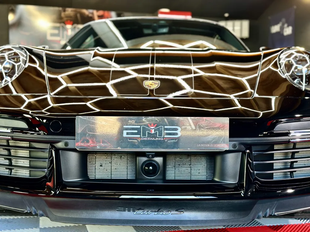 protection PPF automobile Lyon traitement céramique carosserie Porsche 992 Turbo S cabriolet 