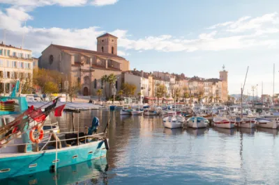 Agence spécialisée dans le débouchage et réparation de canalisations sans tranchée par AM Débouchage à La Ciotat près de Cassis et Saint-Cyr-sur-Mer