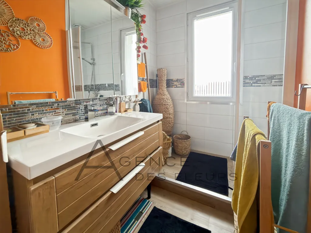 A acheter maison de 82m² édifiée sur un terrain de 573 m² sur la commune de SAINT PIERRE LES ELBEUF 76320