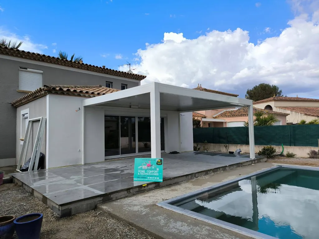 Installation d'une pergola bioclimatique sur mesure près de Montpellier sur la commune de Lattes