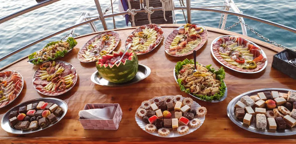 Comment structurer une prestation de chef privé sur yacht avec exigences HACCP et normes sanitaires maritimes en 2026 ?