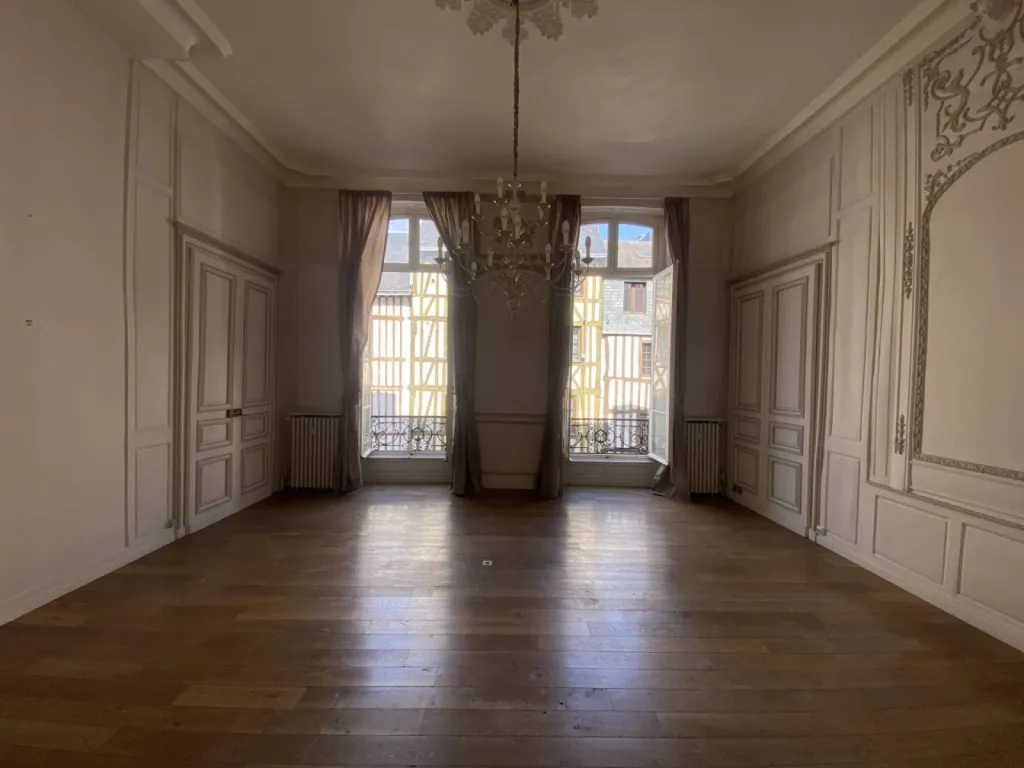 Bel appartement 4 chambres avec parking et ascenseur - Hôtel de Ville de Rouen