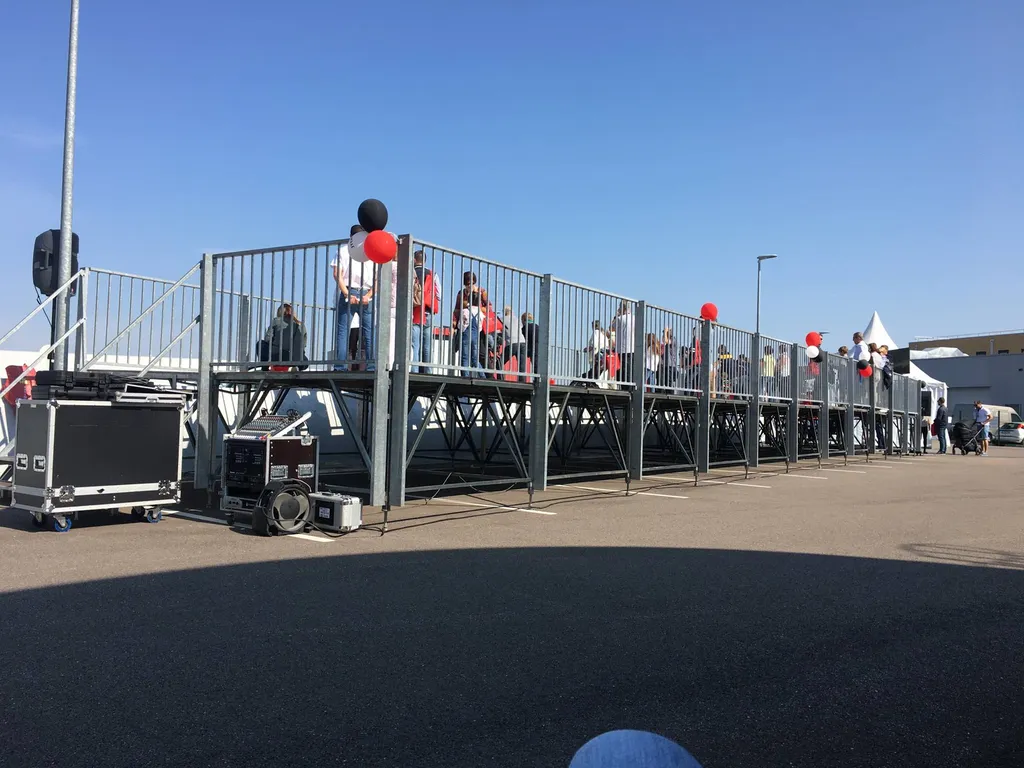 Installation d’une scène de 88m2 pour Jtekt Automobiles à Irigny