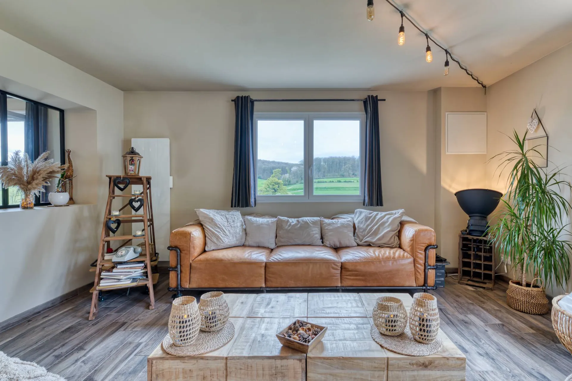 Achetez, Charme et Modernité au Cœur de la Nature