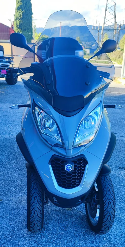 SCOOTER OCCASION PIAGGIO MP3 400 HPE SPORT du 02/2022 avec 8200 km.