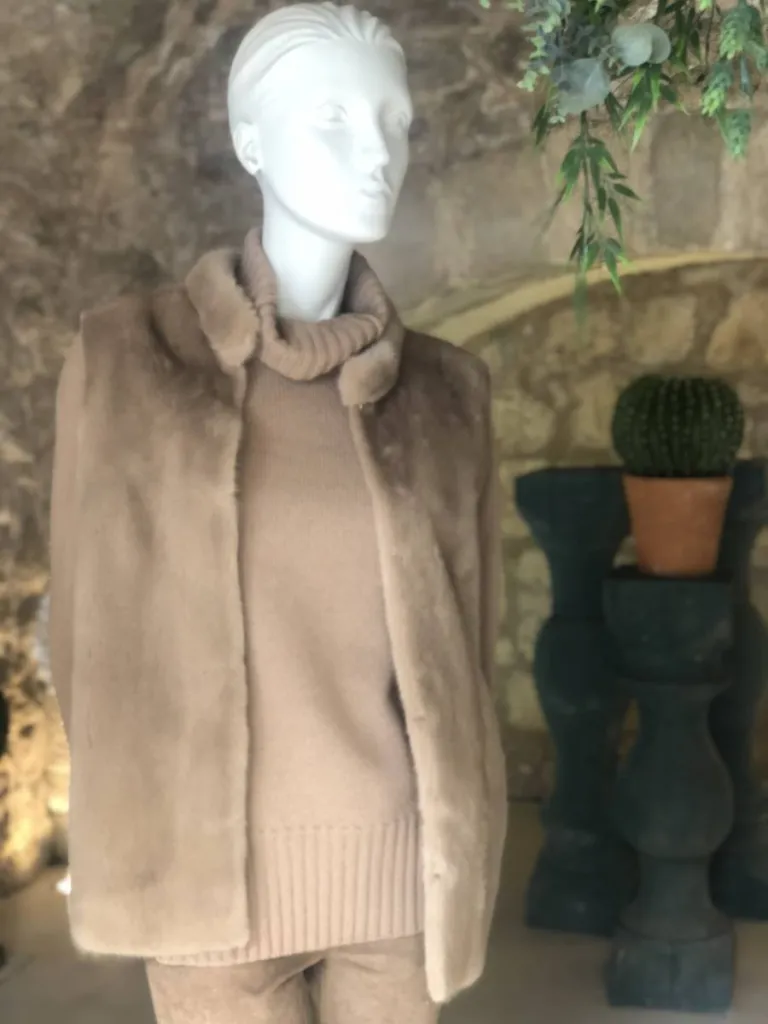 Manzoni 24 une tenue casual chic et confortable chez Sacha le Concept Store du Luberon