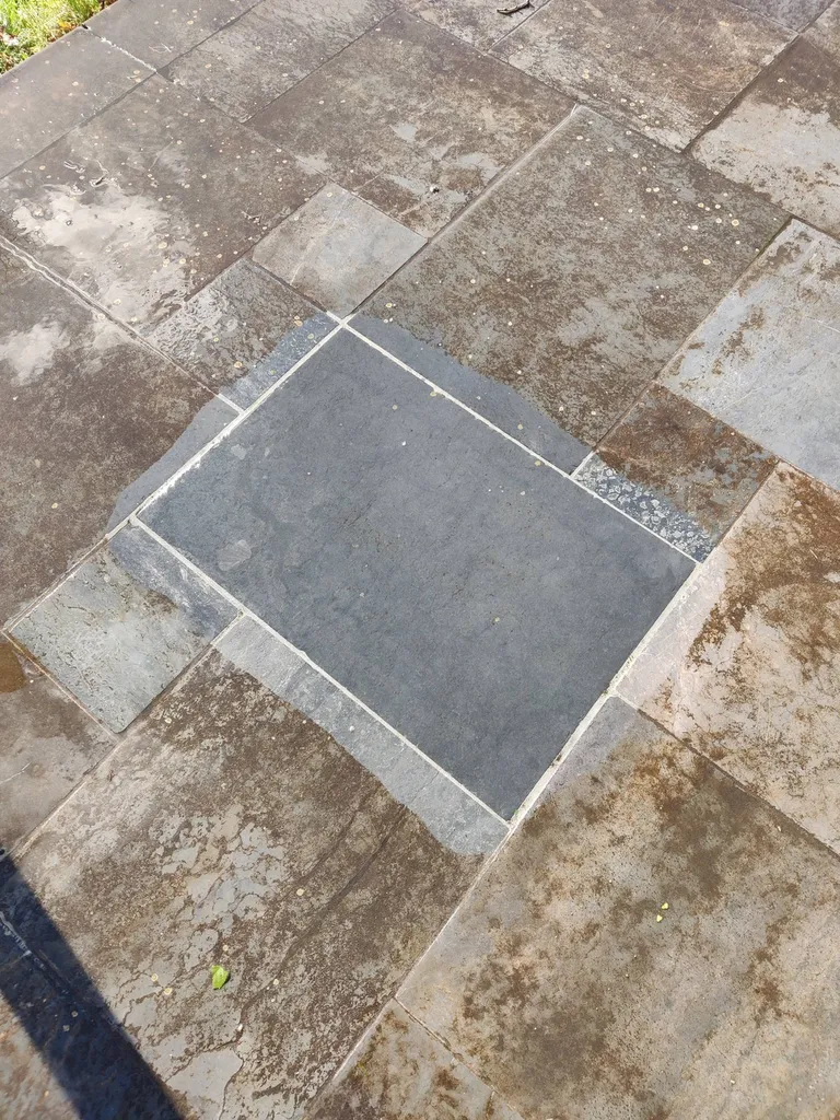 Notre zone d'activité pour ce serviceEntreprise de nettoyage extérieur de terrasse et façade à Pont-Audemer 27500 dans l’Eure : lavage haute pression pour éliminer mousses, salissures et traces urbaines