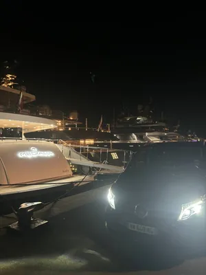 Tarifs transfert avec Chauffeur privé VTC ou taxi avec une berline de luxe entre l'aéroport de Marseille Provence et Monaco, Monte Carlo.