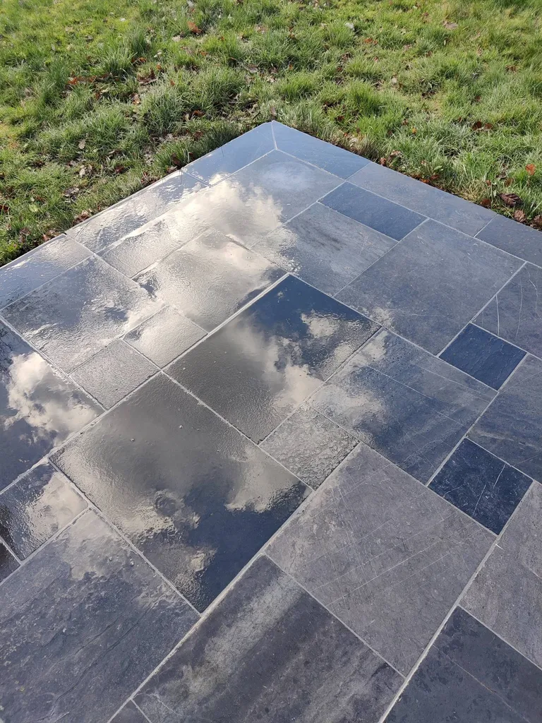 Nettoyage d'une terrasse en pierre