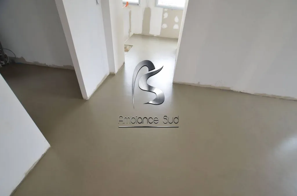 SOL EN BETON CIRE TALOCHE  A AIX EN PROVENCE