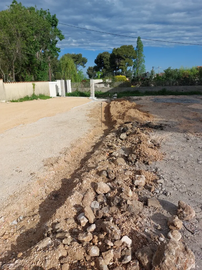 création d'un parking sur Marignane dans les Bouches-du-Rhône 