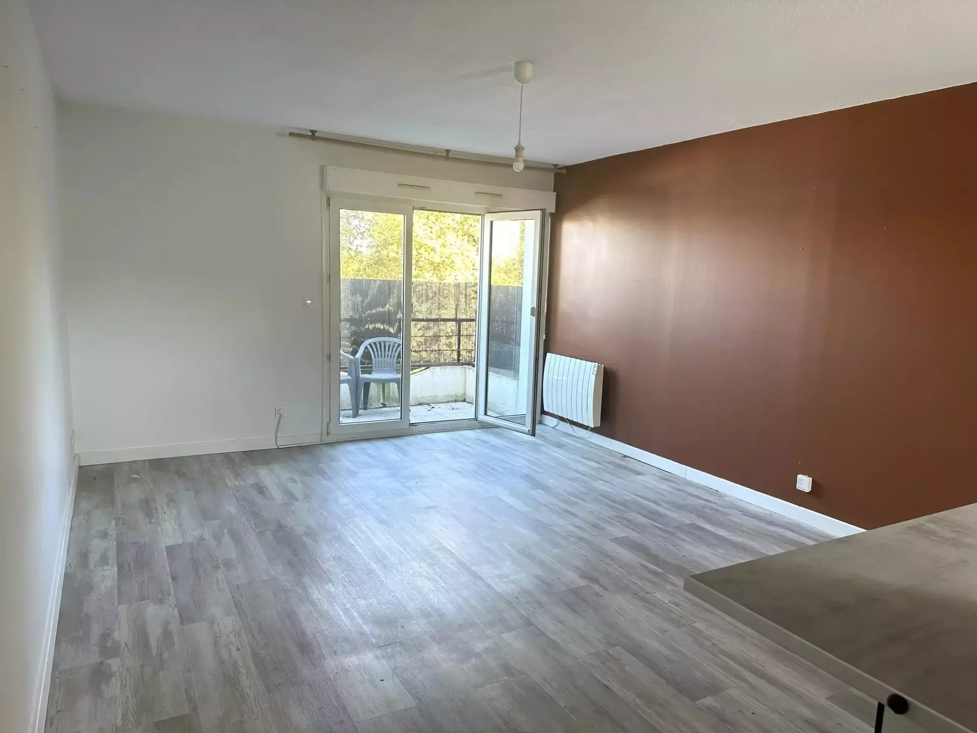 Location appartement – 2 pièces – 47,2 m² – 850 € / mois (charges comprises)