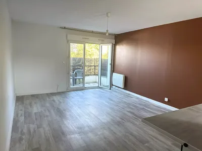 Location appartement – 2 pièces – 47,2 m² – 850 € / mois (charges comprises)