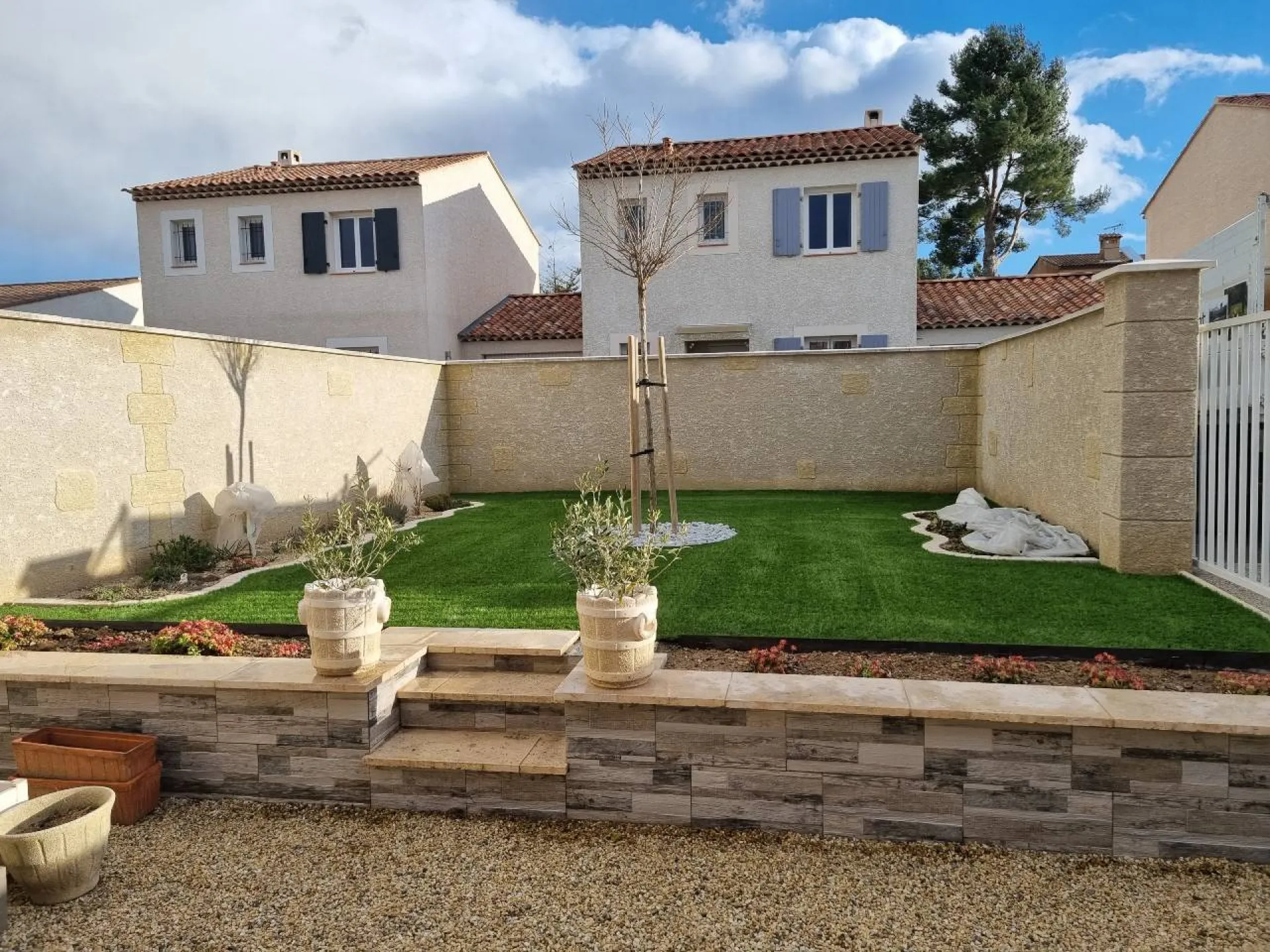 Paysagiste pour pose de gazon synthetique Velaux Paysagiste pour pose de gazon synthetique Velaux