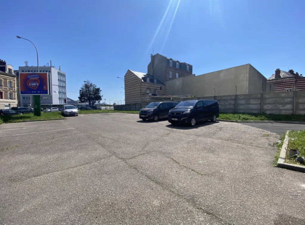 LE HAVRE - À louer Local d’activité de 100 m² avec atelier et bureaux – Proximité zone portuaire du Havre