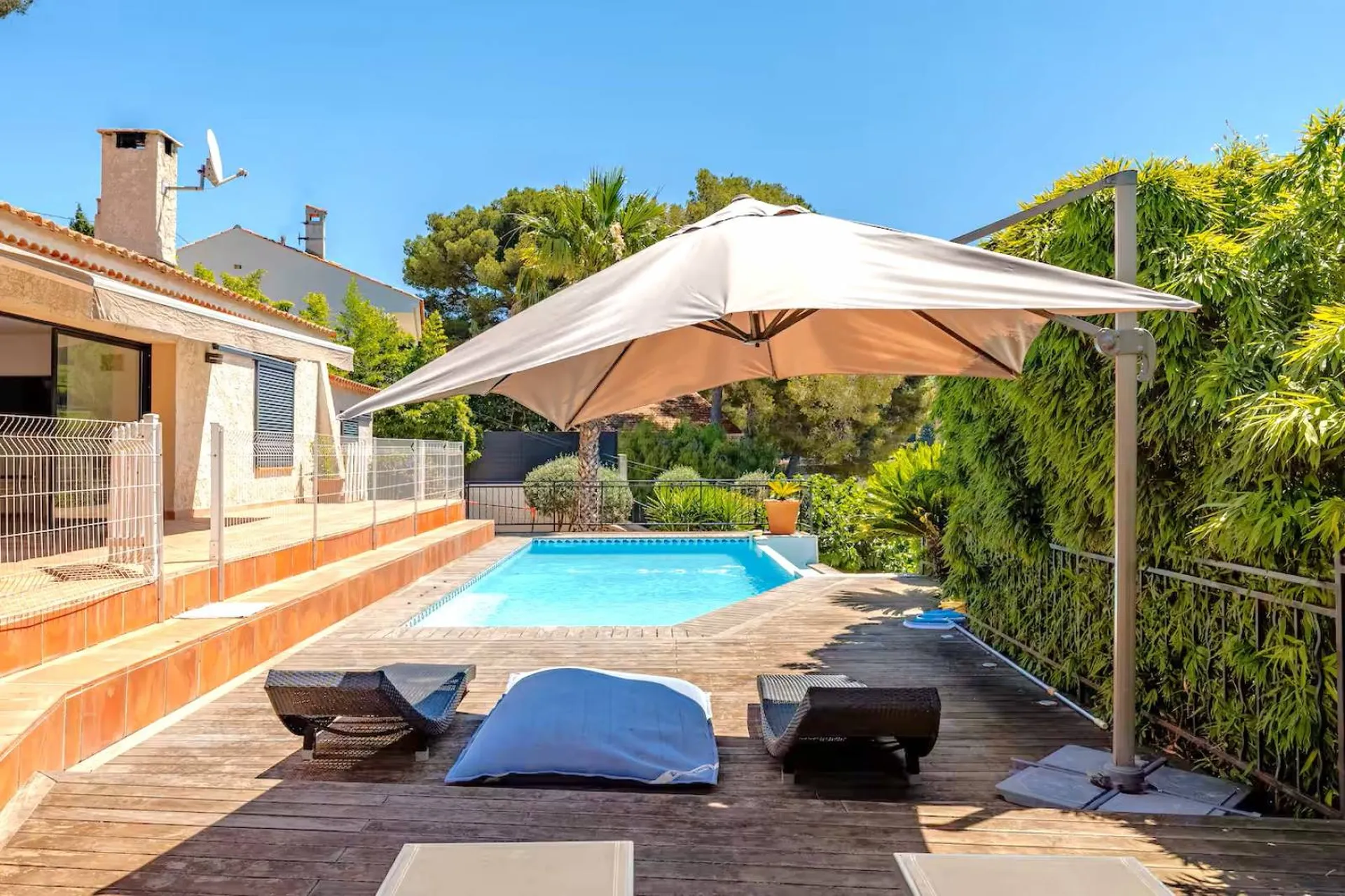 Cassis vente villa avec piscine