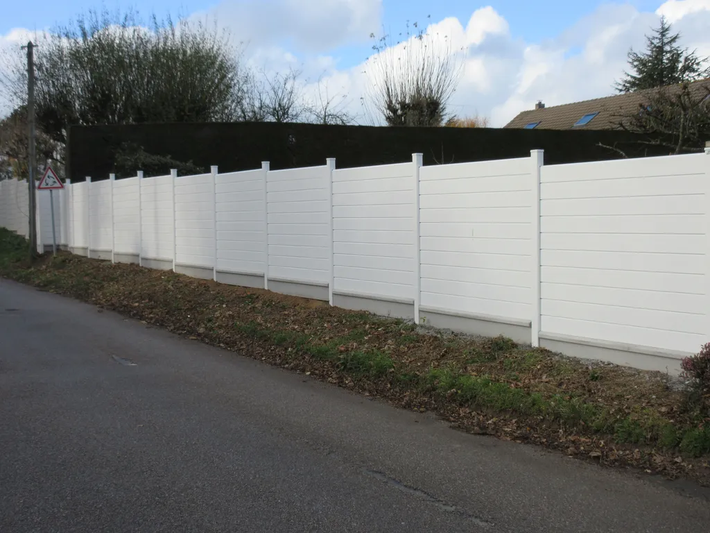 Installation de Clôture Aluminium Occultante, Panneaux Rigides et Brise-Vue pour l'Intimité à Yvetot en Seine-Maritime et sa Région