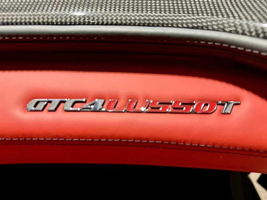 spécialiste du DETAILING sur Lyon de la protection PPF et du traitement céramique sur Ferrari 