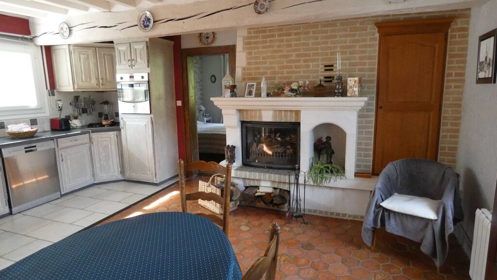 Vends : Longère normande alliant charme traditionnel et confort moderne, sans travaux à prévoir.