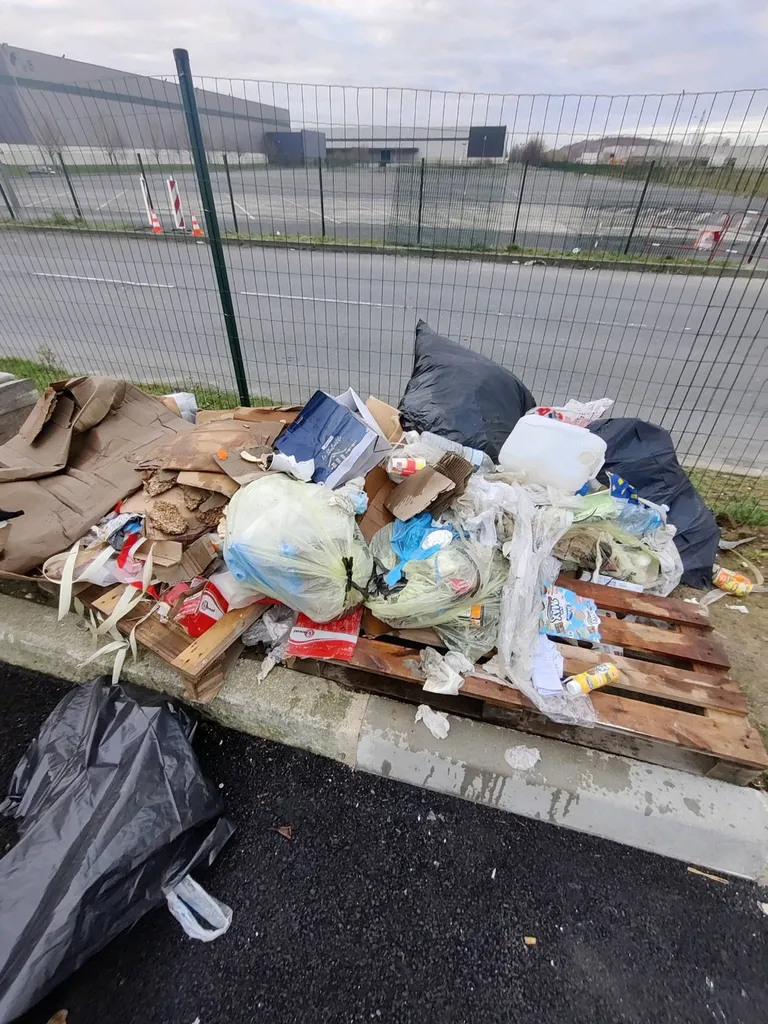 Enlèvement déchets extérieur proche Saint Romain de Colbosc