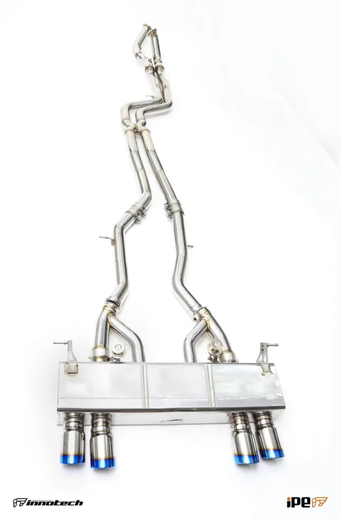 Installation ligne complète d'échappement pour Mercedes AMG