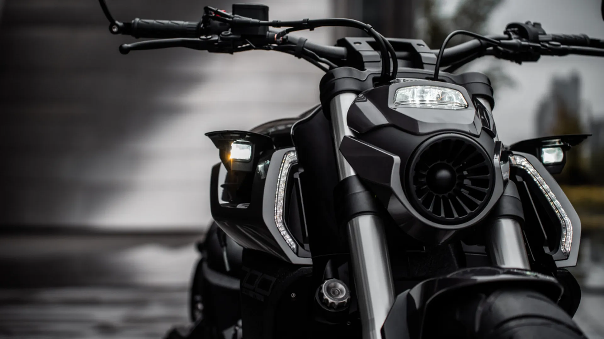MOTO NEUVE BENDA LFC PRO 700 A LA SEYNE SUR MER